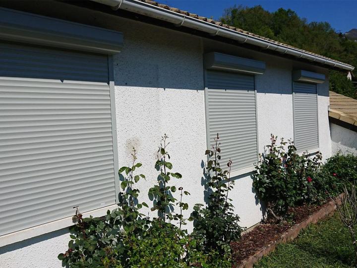 Nous pouvons intervenir en Isère pour installer des volets, des fenêtres et des portes.